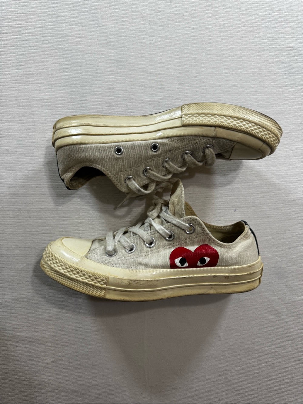 Comme des Garçons PLAY x Converse White Low Top Sneakers with Red Heart